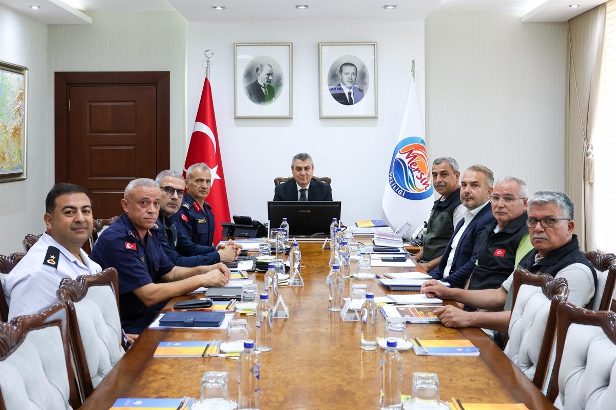 Mersin Valisi Atilla Toros Başkanlığında “Orman Yangınlarıyla Mücadele Değerlendirme Toplantısı” Gerçekleştirildi
