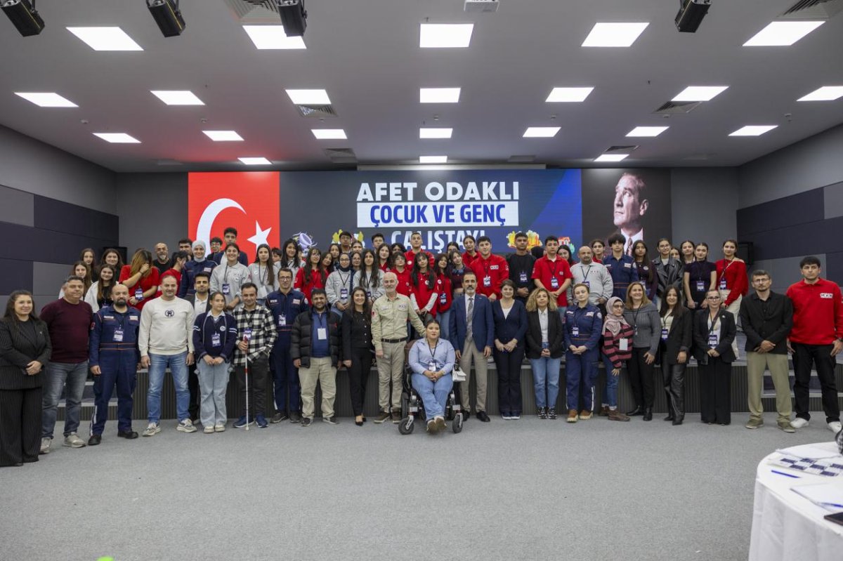 Mersin Büyükşehir Belediyesi ‘Afet Odaklı Çocuk ve Genç Çalıştayı