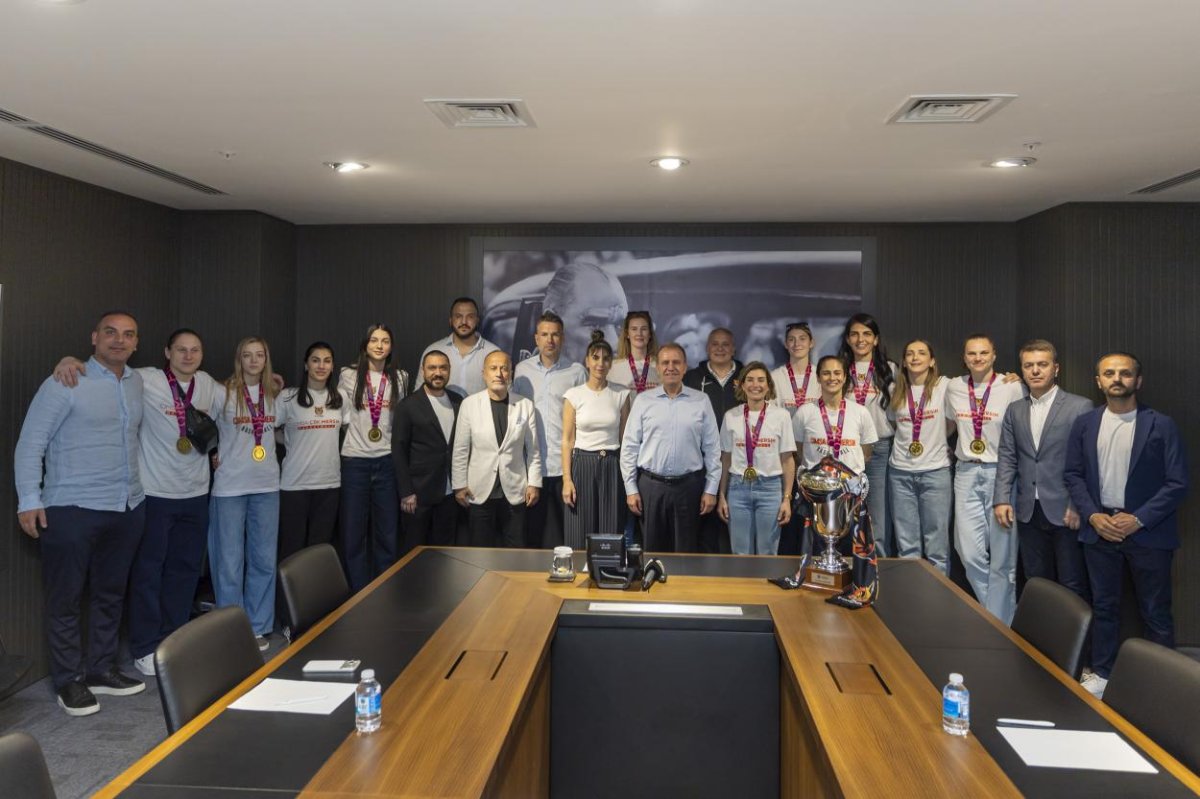 EuroCup Şampiyonu ÇİMSA ÇBK Başkan Seçer'i Ziyaret Etti