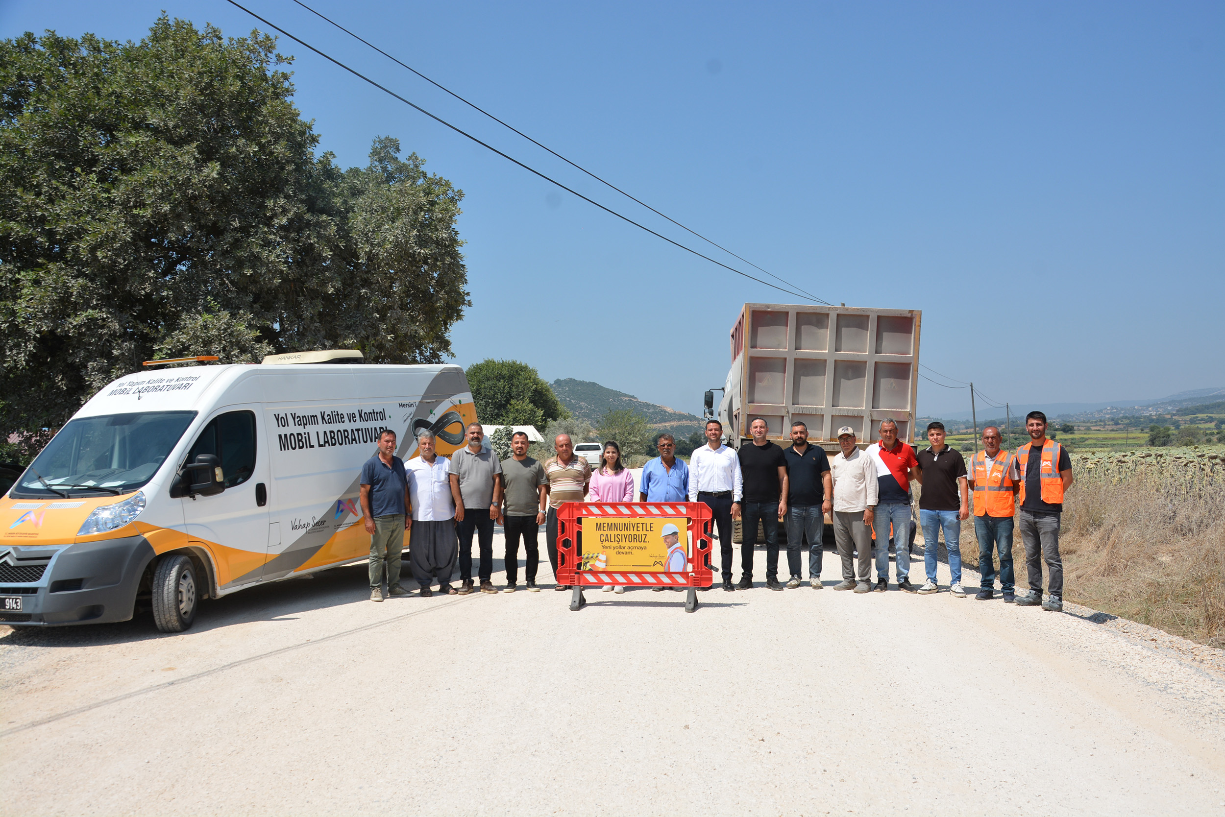 Mersin Büyükşehir Belediyesi Mersin'de asfaltsız yer bırakmıyor!