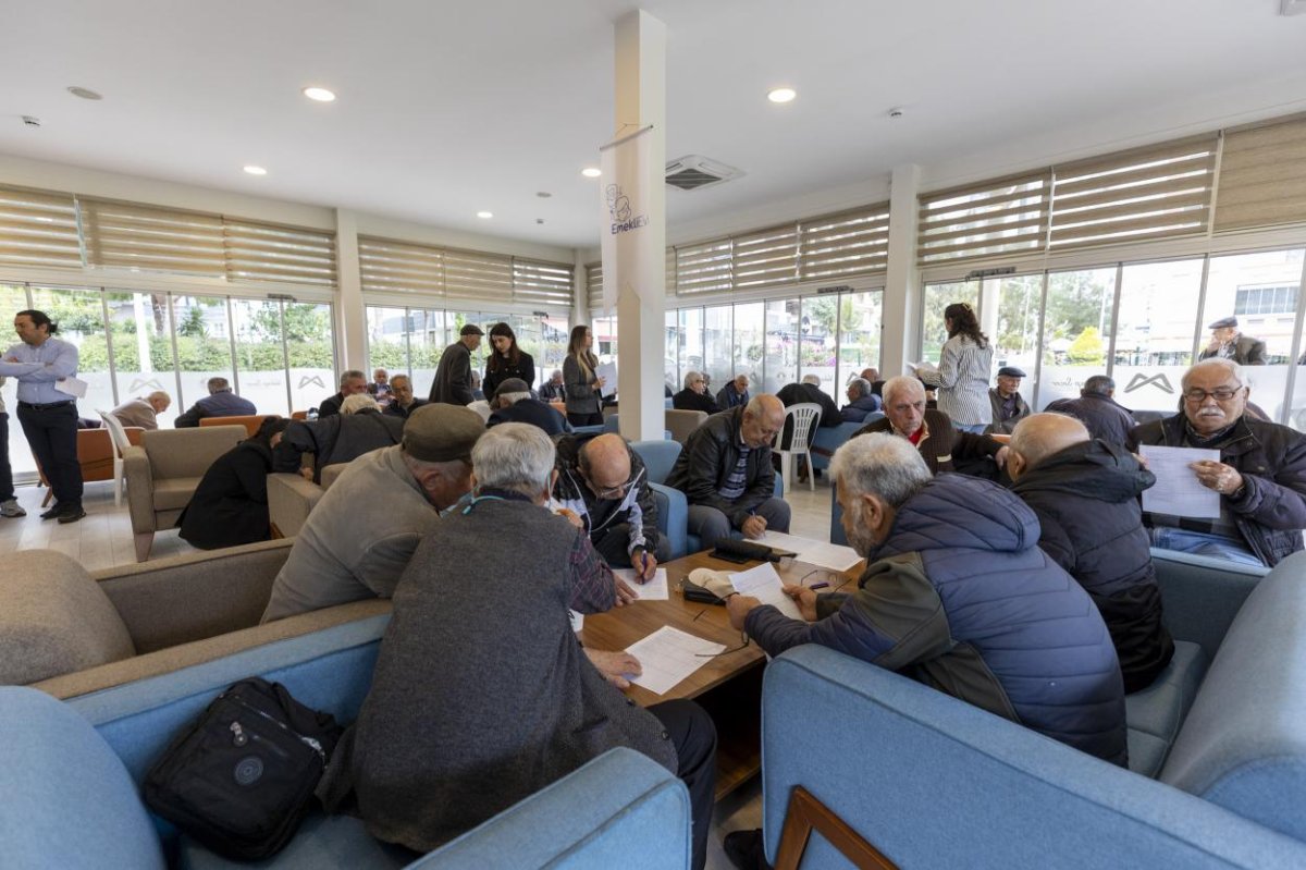 Mersin Büyükşehir'den Yaş Almış Bireylere Özel "Akran Zorbalığı" Eğitimi