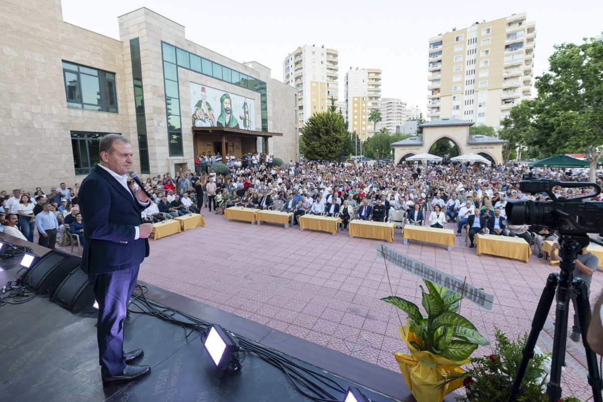 Başkan Seçer İle Meral Seçer, Mersin Cemevi Tarafından Düzenlenen Aşure Programına Katıldı