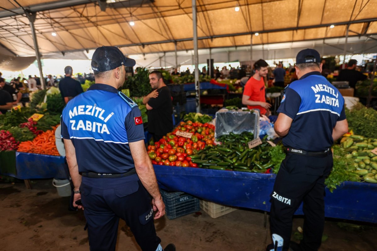 MEZİTLİ ZABITASINDAN PAZARLARDA SIKI TARTI DENETİMİ