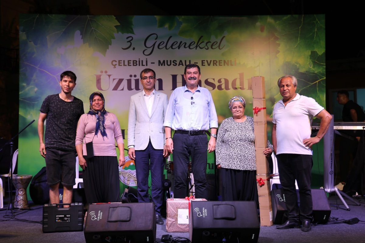 Toroslar Üzüm Hasadı Şenliği Coşkuyla Kutlandı