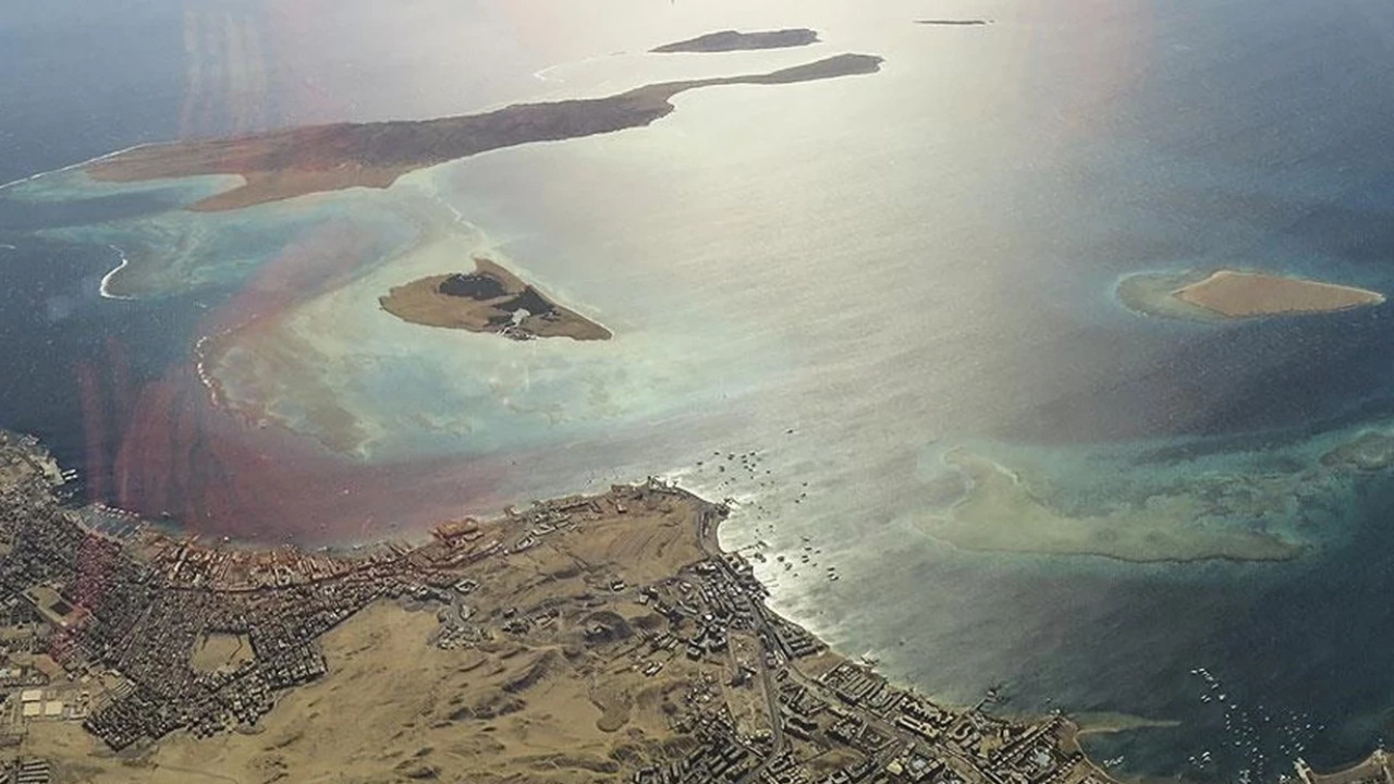 Bakan Uraloğlu açıkladı: Hürmüz Boğazı'nda bekleyen 3 Türk gemisi güvenle ayrıldı