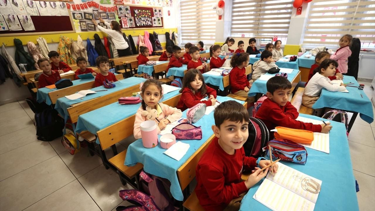 Bakan Yusuf Tekin resmen açıkladı: Tatil kalkıyor mu?