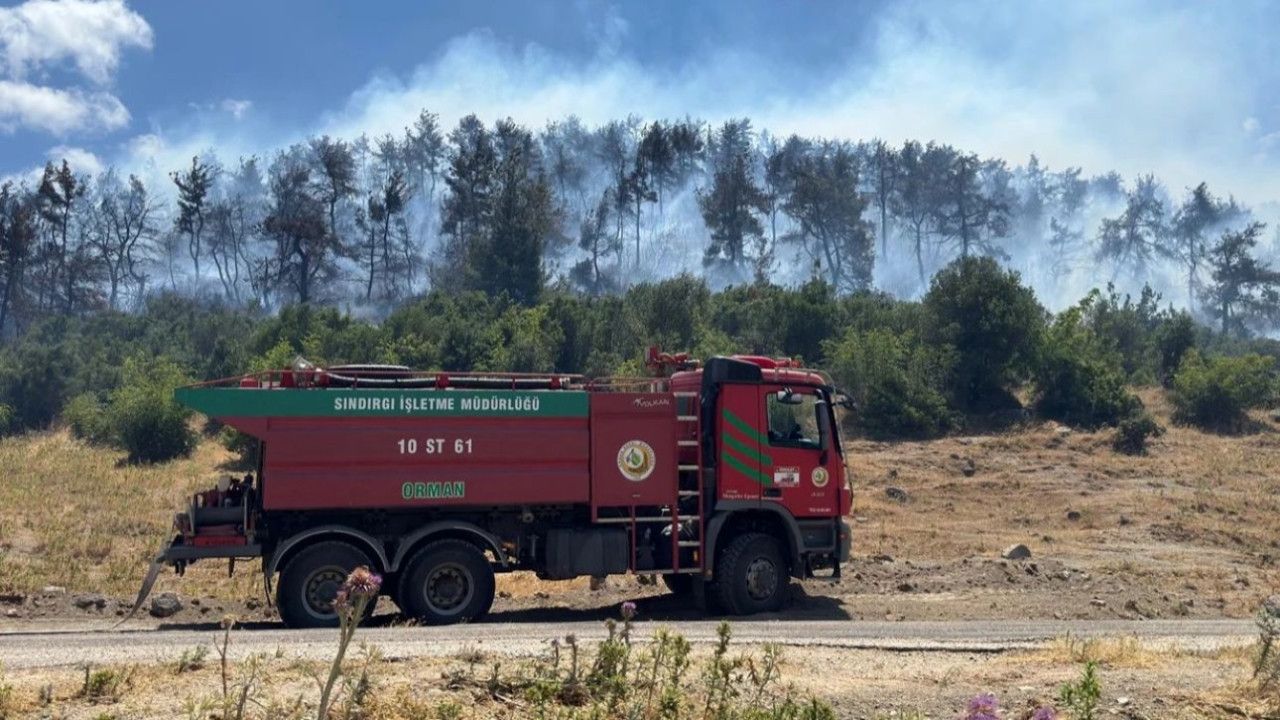 Balıkesir Kepsut'ta orman yangını! Alevler hızla yayılıyor, havadan müdahale başladı