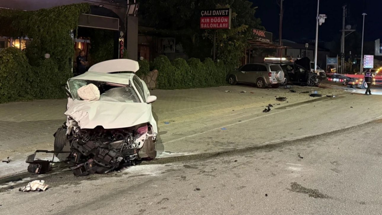 Bursa Nilüfer'de feci kaza! 2 güvenlik görevlisi hayatını kaybetti, 1'i ağır 2 yaralı