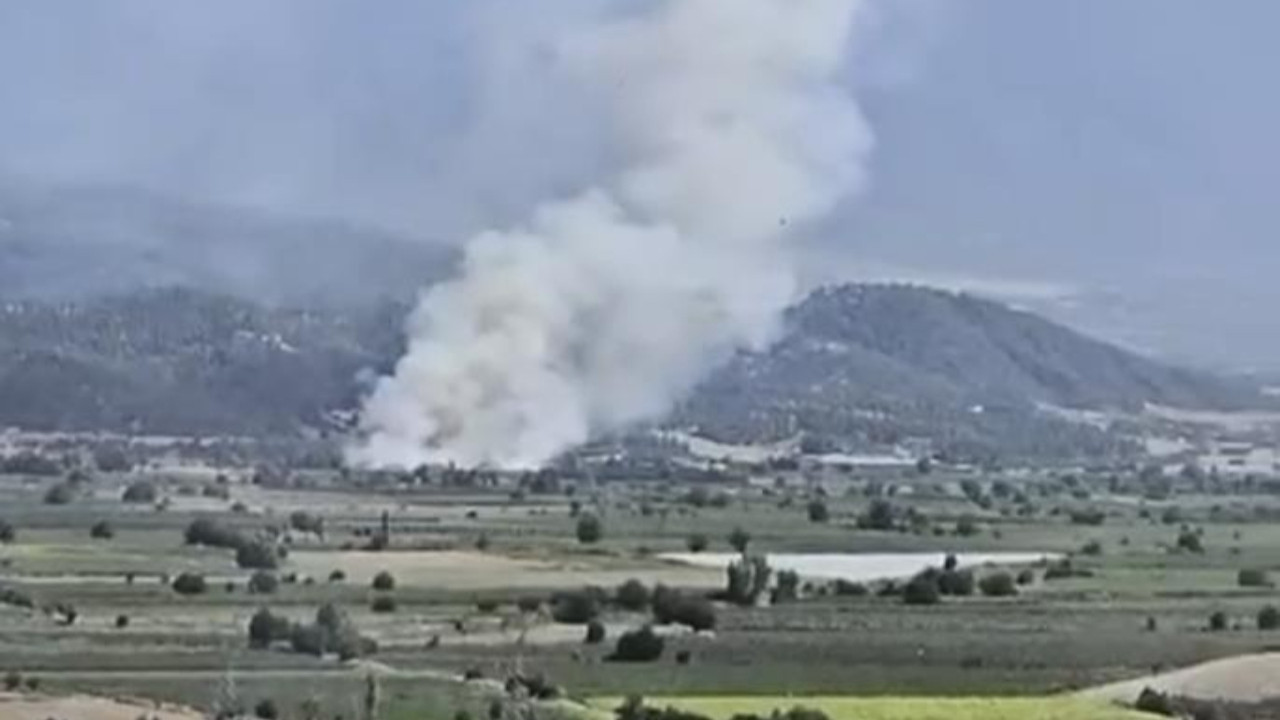 Denizli'de ormanlık alana yakın bölgede yangın! Ekipler seferber oldu