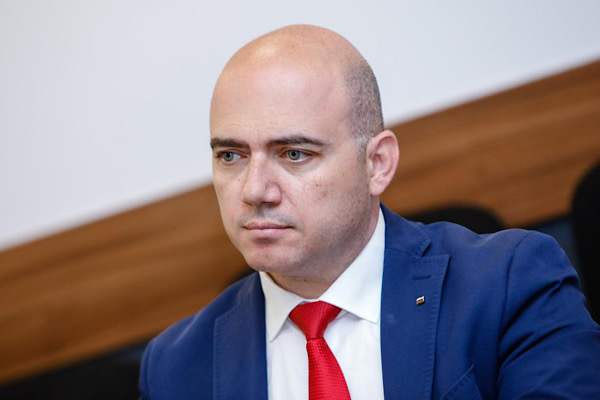Dimitrov, Karadeniz kıyısındaki akaryakıt sızıntılarıyla ilgili bilgi talep etti