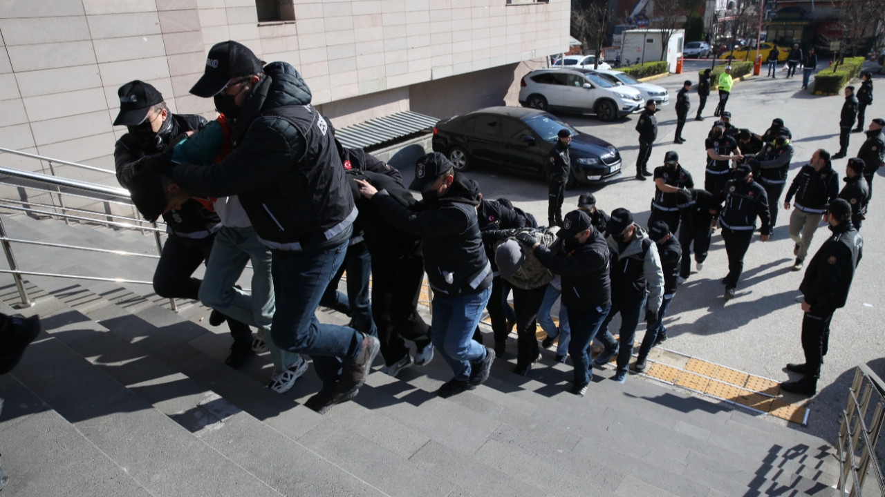 Eskişehir merkezli 6 ilde uyuşturucu operasyonu: Çok sayıda gözaltı var!