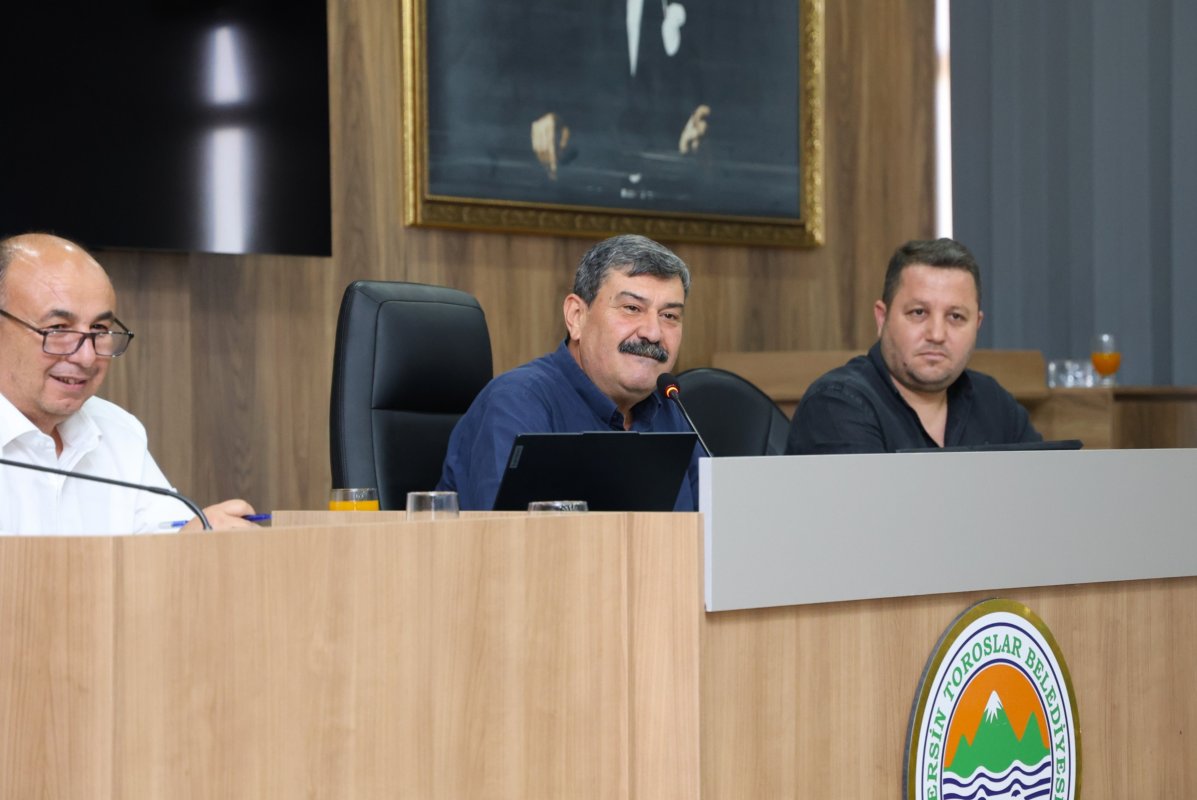 YILDIZ BAŞKAN, MUHTARLARLA VATANDAŞIN SORUNLARINA ÇÖZÜM BULUYOR