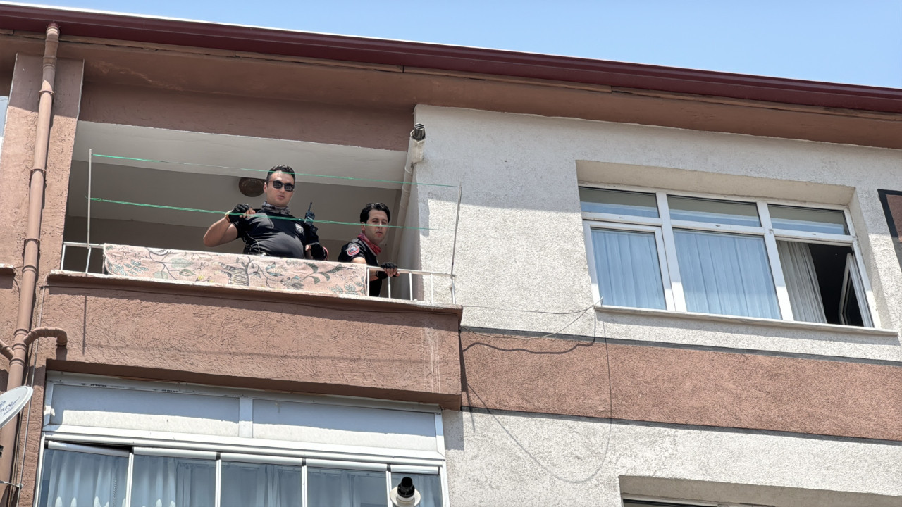 Niğde'de dehşet anları! Eski nişanlısını eve kilitleyip camla rehin aldı...