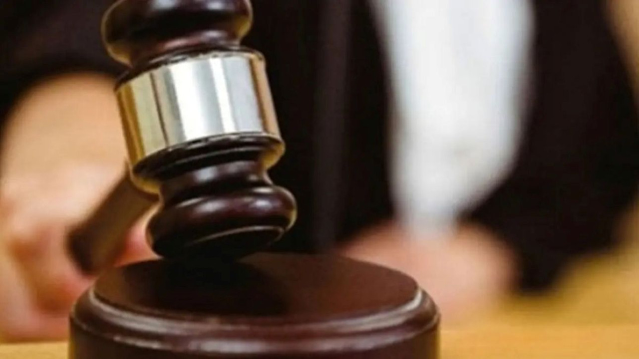 Yargıtay'dan milyonlarca çalışanı ilgilendiren emsal karar! Mesai saatinde sarılıp öpüşen tazminatsız kovuldu